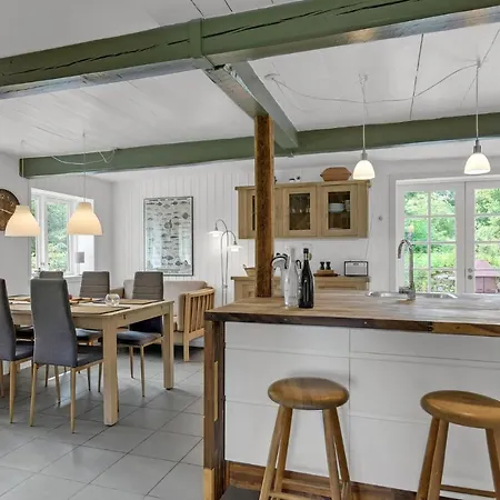 Lovely Home In Aabenraa With House Sea View オーベンロー