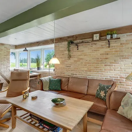 Lovely Home In Aabenraa With House Sea View オーベンロー